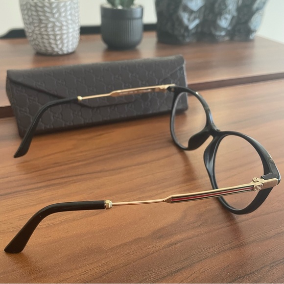 New as✨Authentic Gucci spectacles with case, cloth bag - Made in Italy 💚❤️💚 - Picture 6 of 13